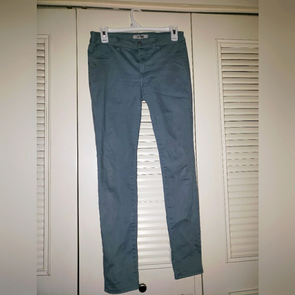 Size 4 Charlotte Russe Refuge Pants